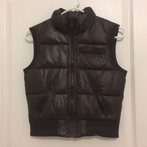 Brown sleeveless puffer jacket